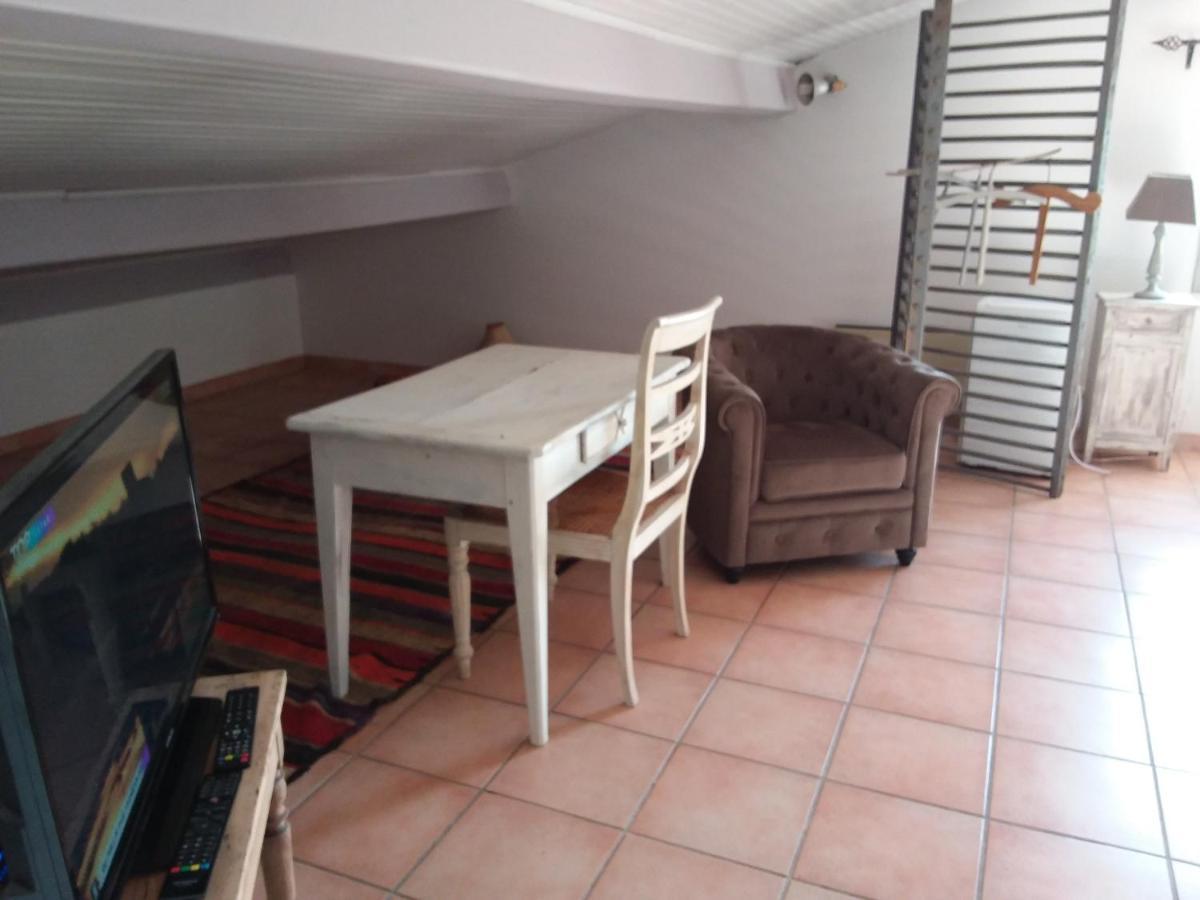 Clos St Jean Baptiste Tourves Exterior foto