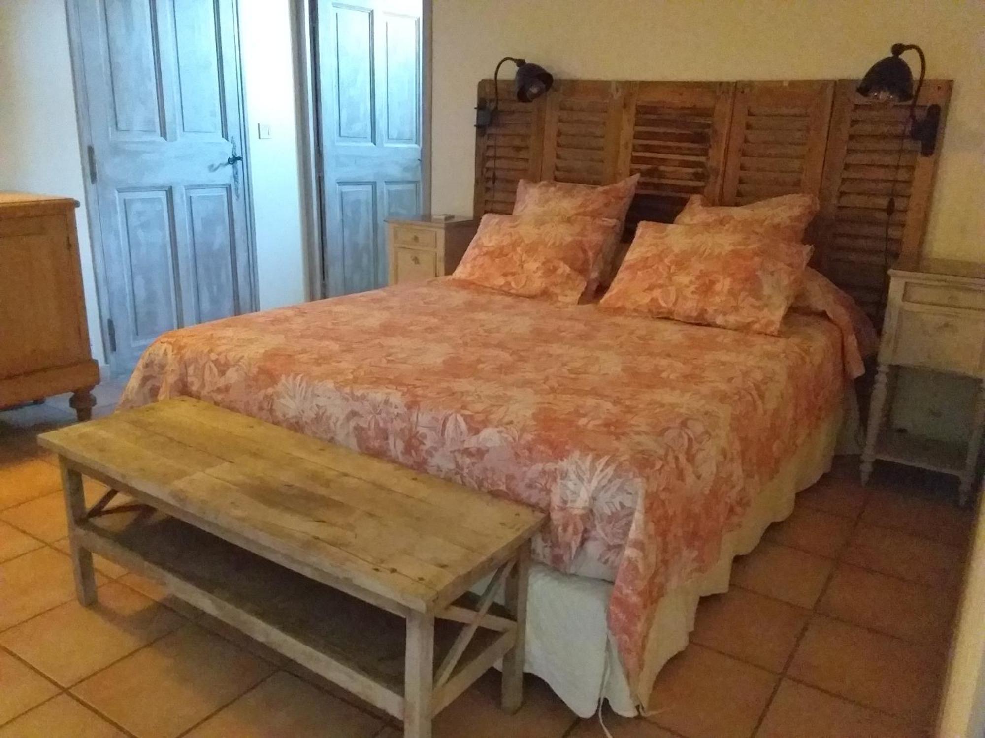 Clos St Jean Baptiste Tourves Cameră foto